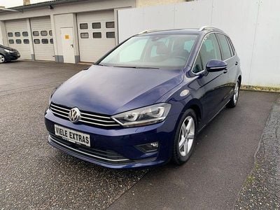 Blau Gebraucht 2017 VW Golf Sportsvan Highline Van / Kleinbus | 16.160 € (Fairer Preis)