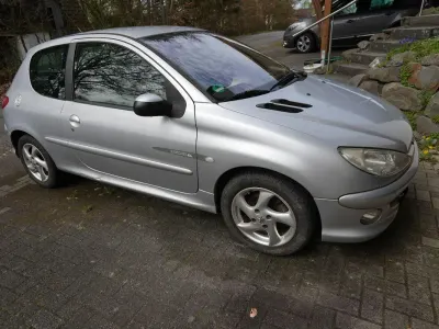 Gebraucht Peugeot 206 Quiksilver 88 PS (64 kW) 2004 Silber Limousine