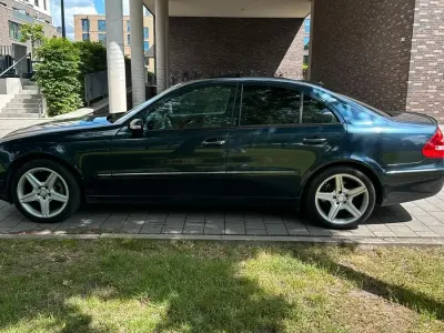 Gebraucht Mercedes E240 179 PS (131 kW) 2006 Andere farben Limousine