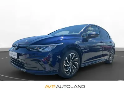 Gebraucht VW Golf VIII R-line 150 PS (110 kW) 2023 Atlantic blue Limousine