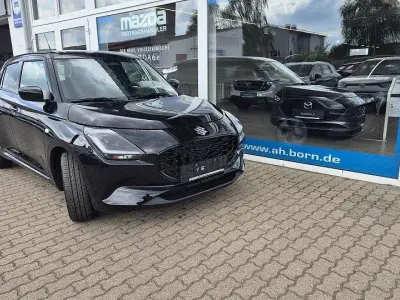 Neu Suzuki Swift Comfort 83 PS (61 kW) 2026 Super black metrallic Kleinwagen
