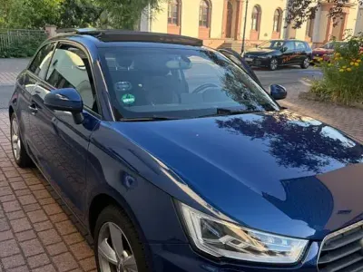 Gebraucht Audi A1 Design 90 PS (66 kW) 2016 Blau Kleinwagen