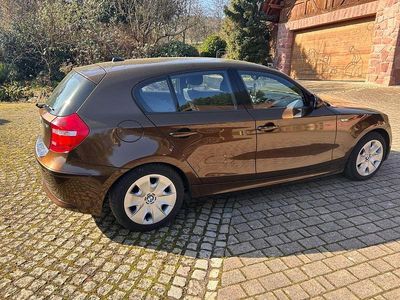 Gebraucht BMW 116 122 PS (89 kW) 2010 Braun Kleinwagen