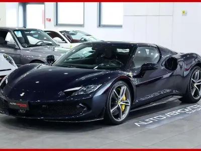 Gebraucht Ferrari 296 662 PS (486 kW) 2025 Blau Cabrio