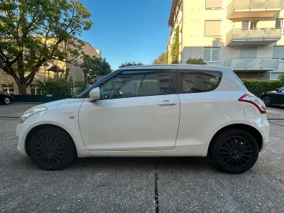 Gebraucht Suzuki Swift Club 94 PS (69 kW) 2011 Weiß Kleinwagen