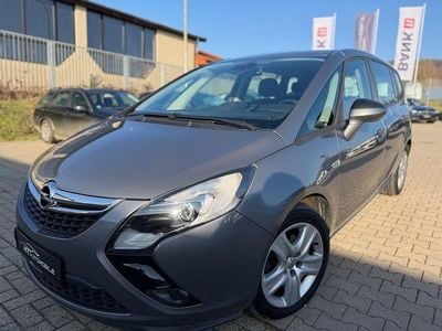 Grau Gebraucht 2016 Opel Zafira Tourer Edition Van / Kleinbus | 5.999 € (Guter Preis)