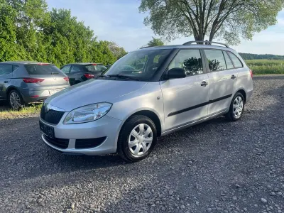 Używany Skoda Fabia Special 69 KM (50 kW) 2011 Srebrny Kombi