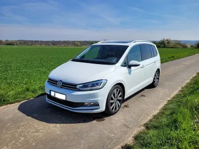 Gebraucht VW Touran Highline 150 PS (110 kW) 2016 Weiß Van / Kleinbus