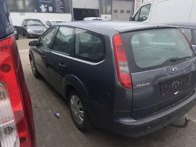 Gebraucht Ford Focus Trend 101 PS (74 kW) 2005 Kombi