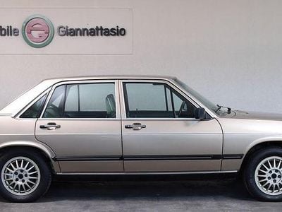 Usado Audi 200 170 HP (125 kW) 1982 Dourado Sedan