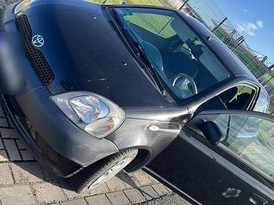 Gebraucht Toyota Yaris 68 PS (50 kW) 1999 Schwarz Kleinwagen