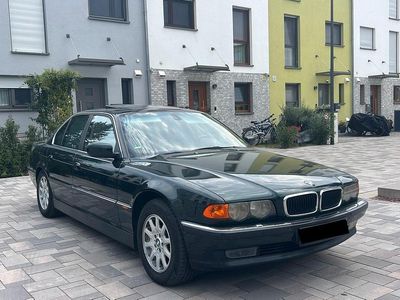 BMW 728