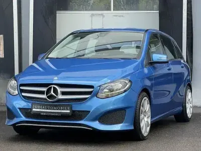 Gebraucht Mercedes B220 177 PS (130 kW) 2016 Blau Van / Kleinbus