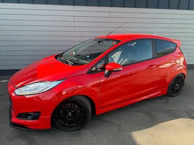 Gebraucht Ford Fiesta Sport 125 PS (91 kW) 2013 Rot Kleinwagen