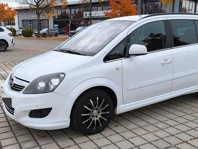 Gebraucht Opel Zafira Sport 150 PS (110 kW) 2011 Weiß Van / Kleinbus
