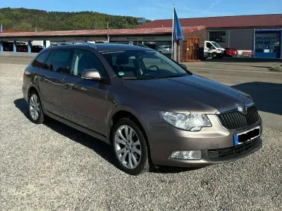 Brugt Skoda Superb Comfort 140 HK (102 kW) 2011 Stationcar