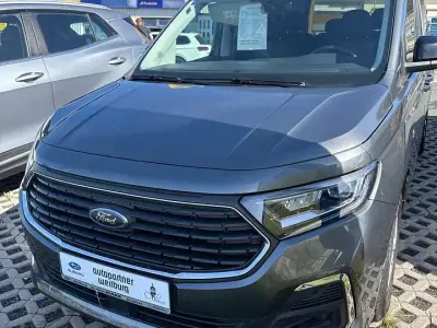 Gebraucht Ford Grand Tourneo Connect Titanium 114 PS (83 kW) 2024 Grau Van / Kleinbus