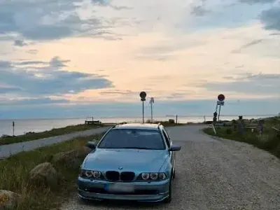 Gebraucht BMW 525 163 PS (119 kW) 2003 Blau Kombi