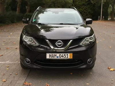 Gebraucht Nissan Qashqai N-Connecta 116 PS (85 kW) 2016 Schwarz SUV