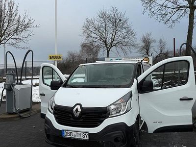 Weiß Gebraucht 2016 Renault Traffic Van / Kleinbus | 13.500 €