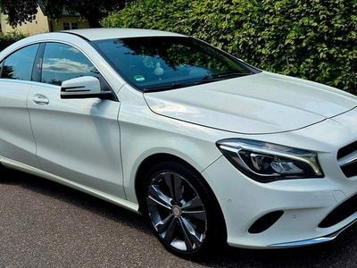 Gebraucht Mercedes CLA180 Urban 122 PS (89 kW) 2016 Weiß Limousine
