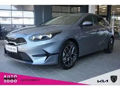 Neu Kia Ceed Style 160 PS (117 kW) 2025 Silber Kleinwagen