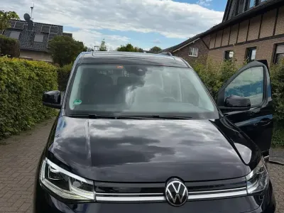 Gebraucht VW Caddy Maxi 122 PS (89 kW) 2022 Schwarz Van / Kleinbus