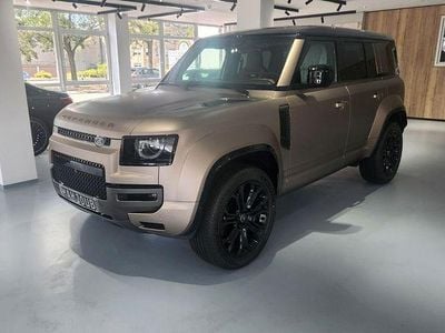 Braun Neu 2025 Land Rover Defender SUV | 179.950 € (Teuer)