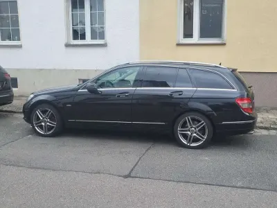 Gebraucht Mercedes 200 186 PS (136 kW) 2010 Schwarz Kombi
