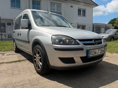Gebraucht Opel Combo 94 PS (69 kW) 2009 Silber Van / Kleinbus