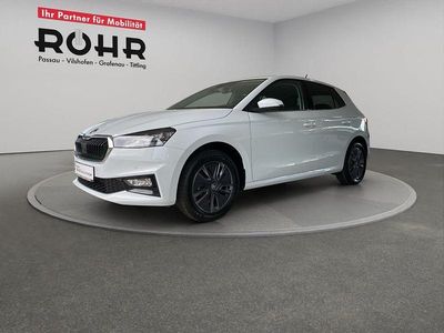 Moonweissmetallic Gebraucht 2025 Skoda Fabia Kleinwagen | 19.450 € (Fairer Preis)