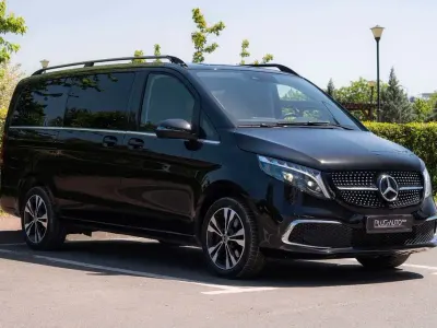 Gebraucht Mercedes V250 Avantgarde 190 PS (139 kW) 2023 Schwarz Van / Kleinbus