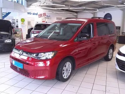 Gebraucht VW Caddy Life 102 PS (75 kW) 2024 Fortanarot metallic Van / Kleinbus
