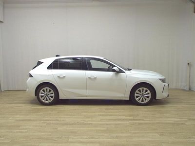 Weiss Gebraucht 2022 Opel Astra Edition Limousine | 14.480 € (Fairer Preis)