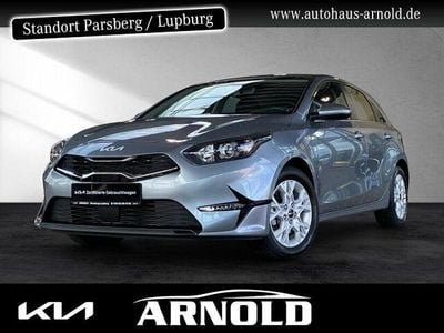 Gebraucht Kia Ceed Vision 120 PS (88 kW) 2024 Lunarsilber met. (metallic) Kleinwagen