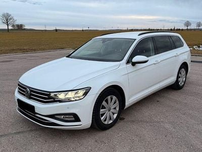 Gebraucht VW Passat Business 150 PS (110 kW) 2022 Weiß Kombi