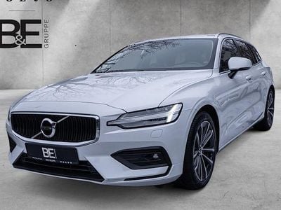 Gebraucht Volvo V60 Momentum 190 PS (139 kW) 2020 Weiss / crystal weiss (metallic) Kombi