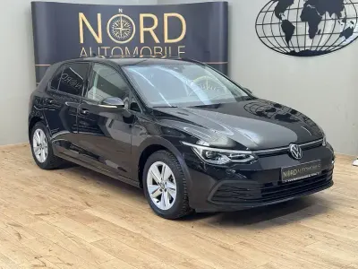 Gebraucht VW Golf VIII Life 131 PS (96 kW) 2023 Deep black perleffek (metallic) Limousine