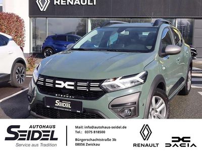 Grau Gebraucht 2023 Dacia Sandero Expression Limousine | 14.487 € (Fairer Preis)