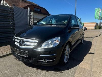 Second-hand Mercedes B200 140 CP (102 kW) 2011 Negru Monovolum