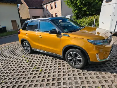 Używany Suzuki Vitara Comfort+ 129 KM (94 kW) 2023 Żółty SUV