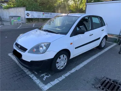 Używany Ford Fiesta 80 KM (58 kW) 2006 Biały Hatchback