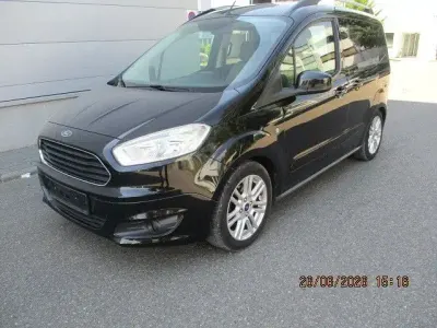 Gebraucht Ford Tourneo Courier Titanium 101 PS (74 kW) 2014 Schwarz Van / Kleinbus