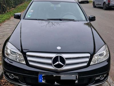 Schwarz Gebraucht 2011 Mercedes C200 Avantgarde Limousine | 8.250 €