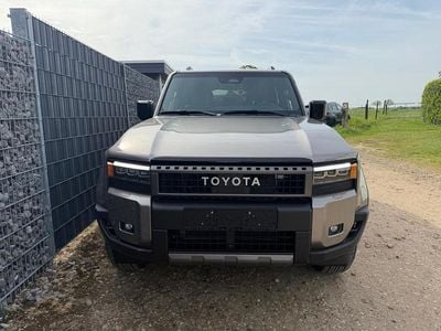 Nouă Toyota Land Cruiser 205 CP (150 kW) 2026 Maro SUV