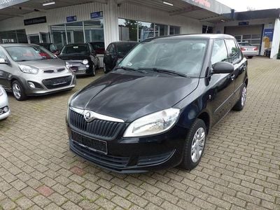 Schwarz Gebraucht 2015 Skoda Fabia Cool Edition Kleinwagen | 2.999 €