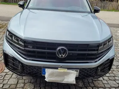 Gebraucht VW Touareg R-line 286 PS (210 kW) 2026 Silber SUV