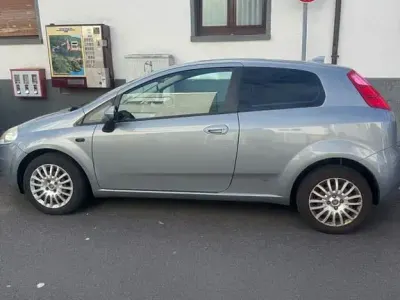 Gebraucht Fiat Grande Punto 77 PS (56 kW) 2008 Grau Kleinwagen