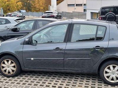 Gebraucht Renault Clio II Dynamique 101 PS (74 kW) 2007 Schwarz Limousine