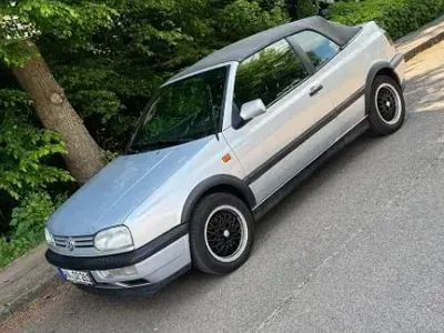 Gebraucht VW Golf 90 PS (66 kW) 1994 Silber Cabrio